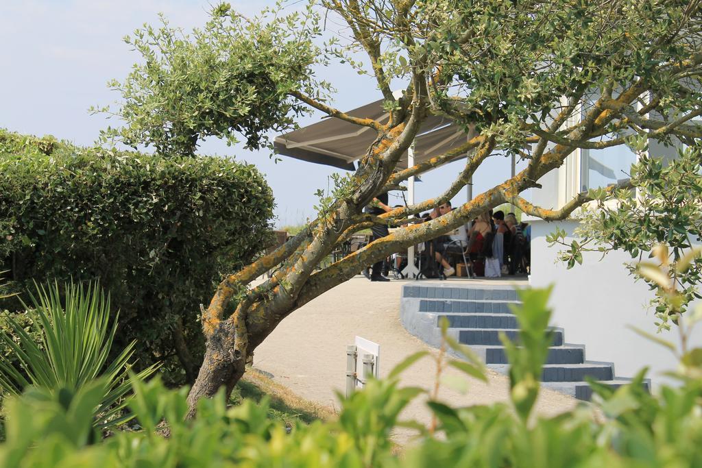 Logis Hotel & Restaurant Les Mouettes - Larmor Plage, Proche De Lorient Exterior photo